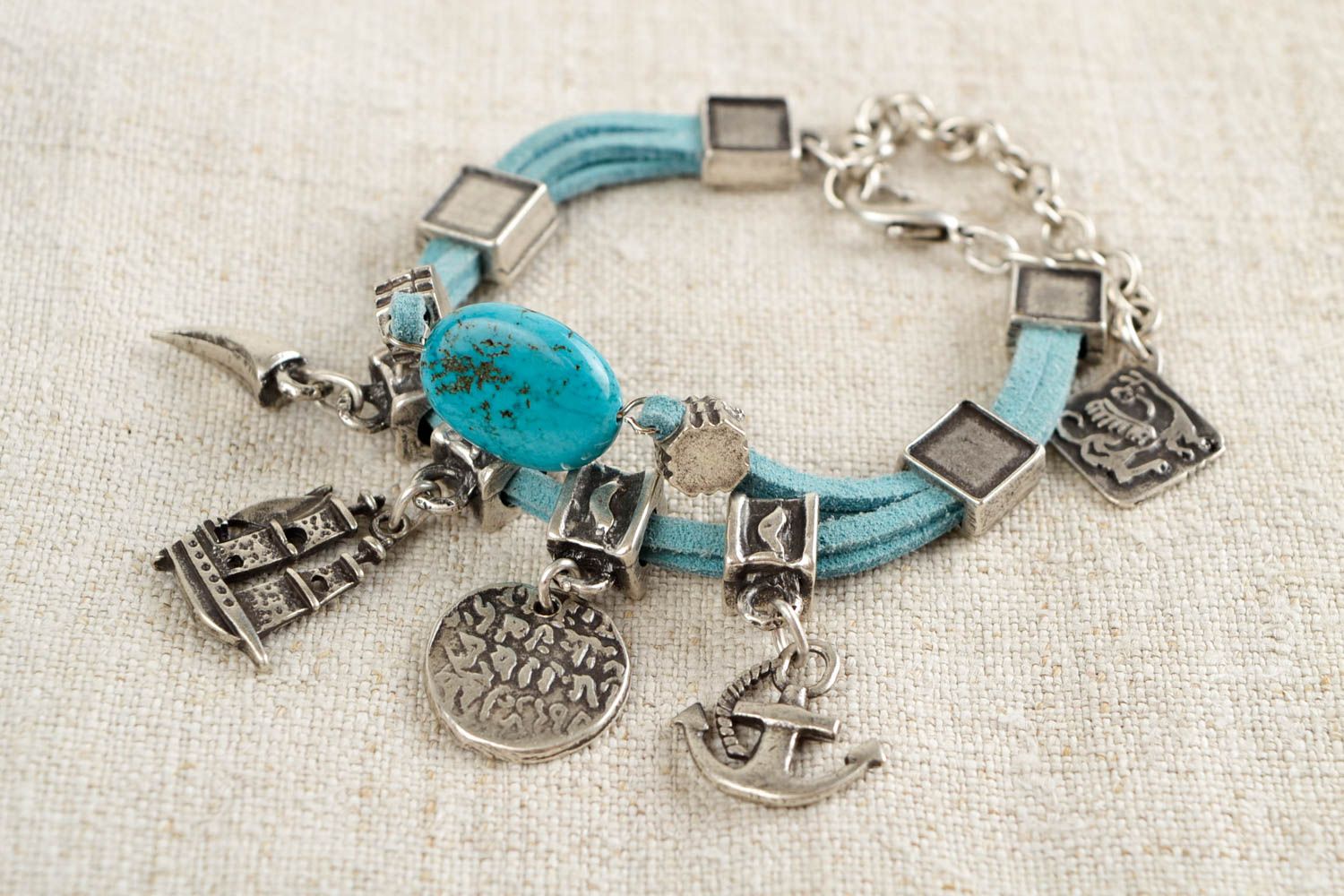 Handmade blaues Modeschmuck Armband aus Metall Designer Schmuck Frau Accessoire foto 1