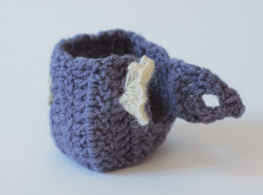 Knitted cup warmer photo 4