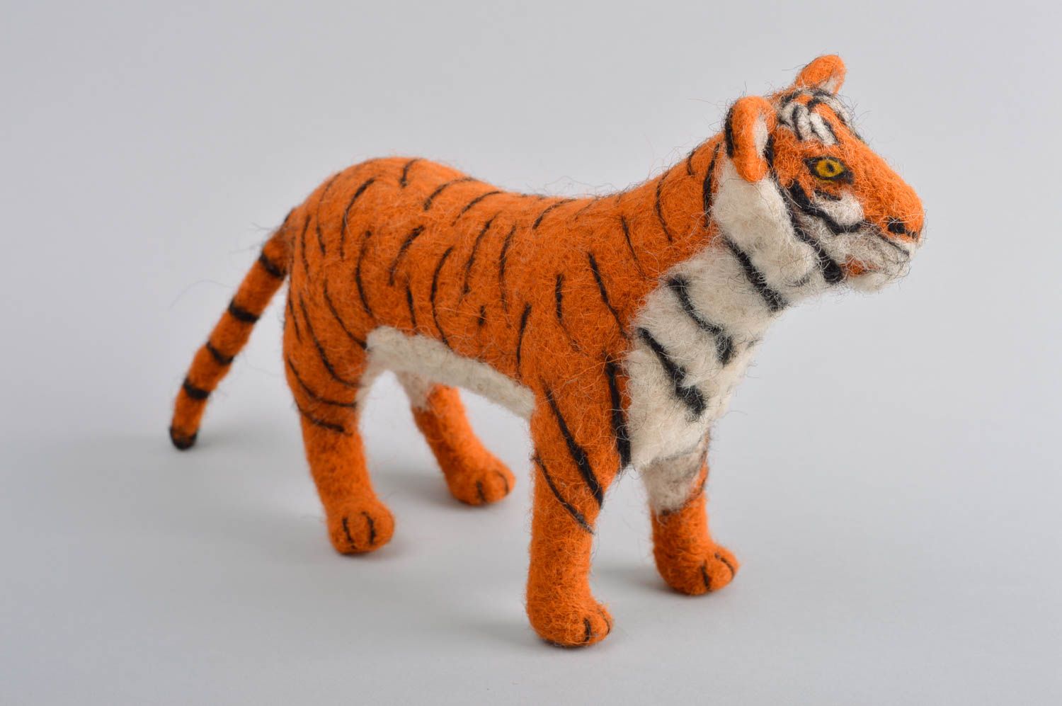 Jouet tigre Peluche faite main en laine feutrée originale Cadeau pour enfant photo 2