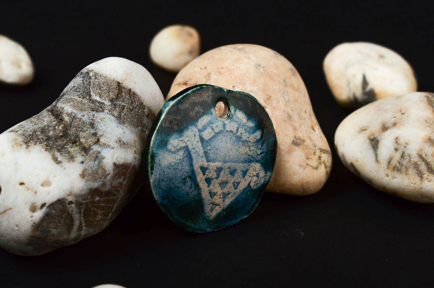 Pendentif céramique Bijou fait main rond bleu Capricorne Cadeau pour femme photo 1