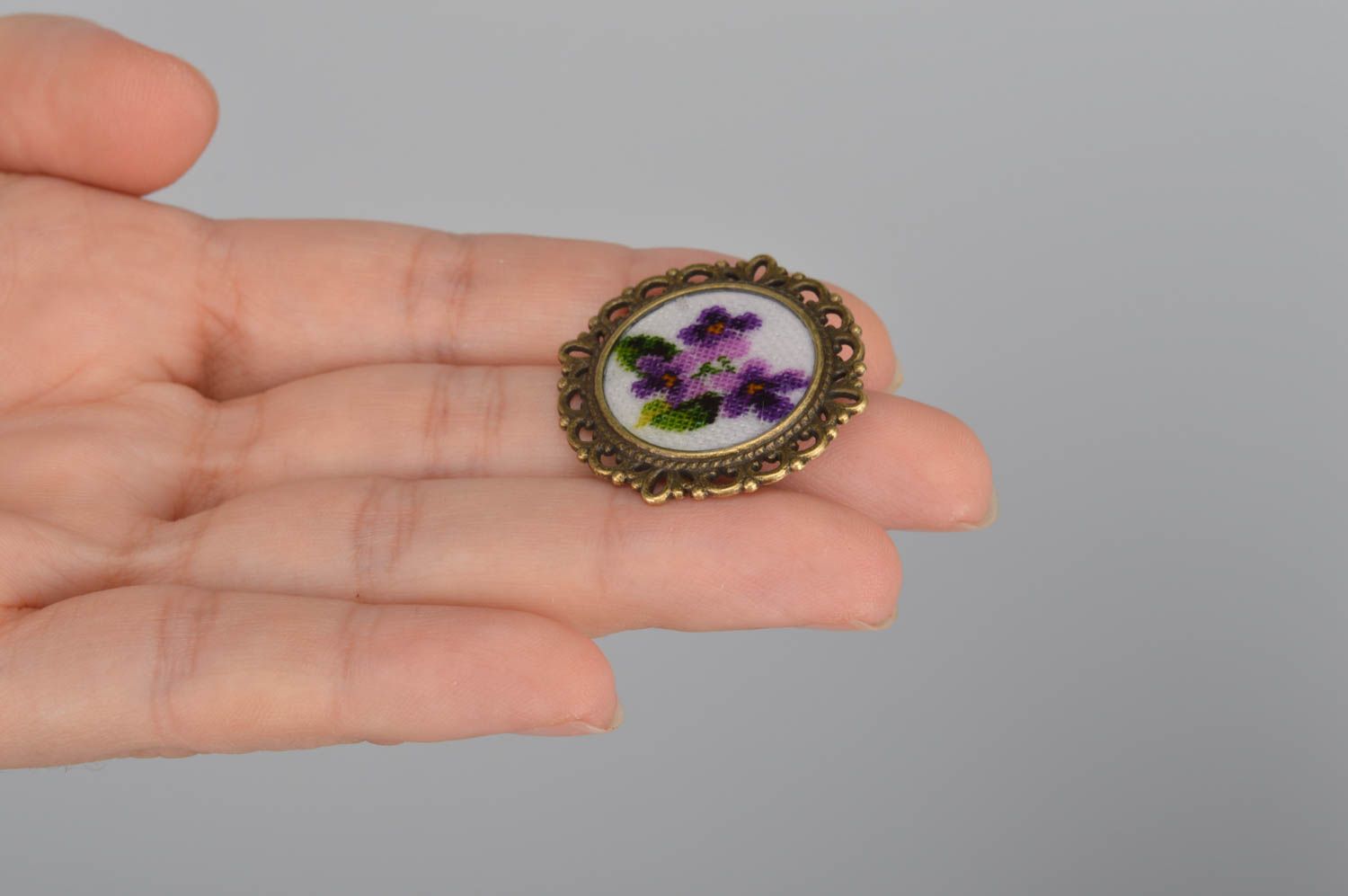 Broche fleur Bijou fait main Accessoire femme violettes cadeau insolite photo 5