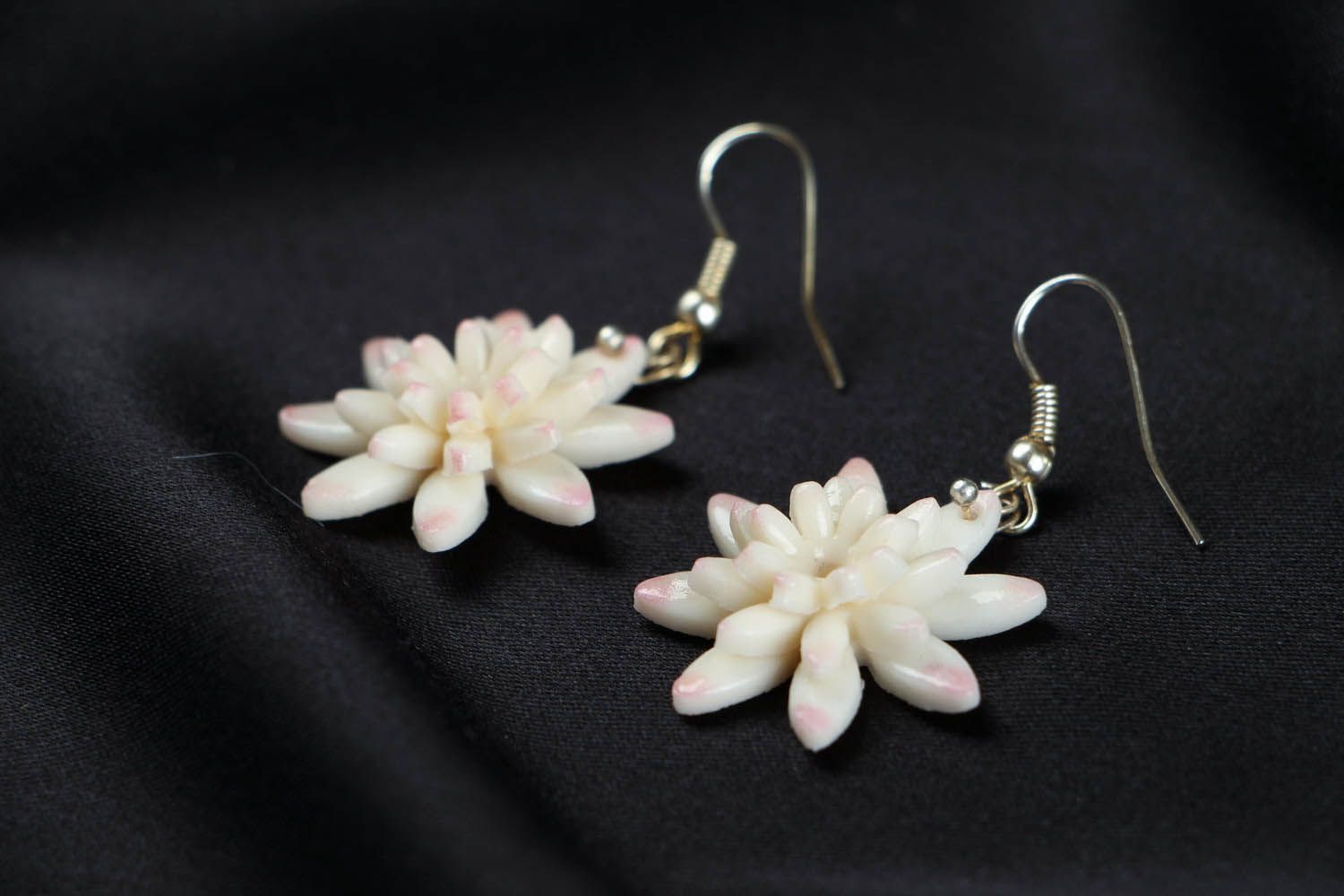 Earrings White Flowers photo 2