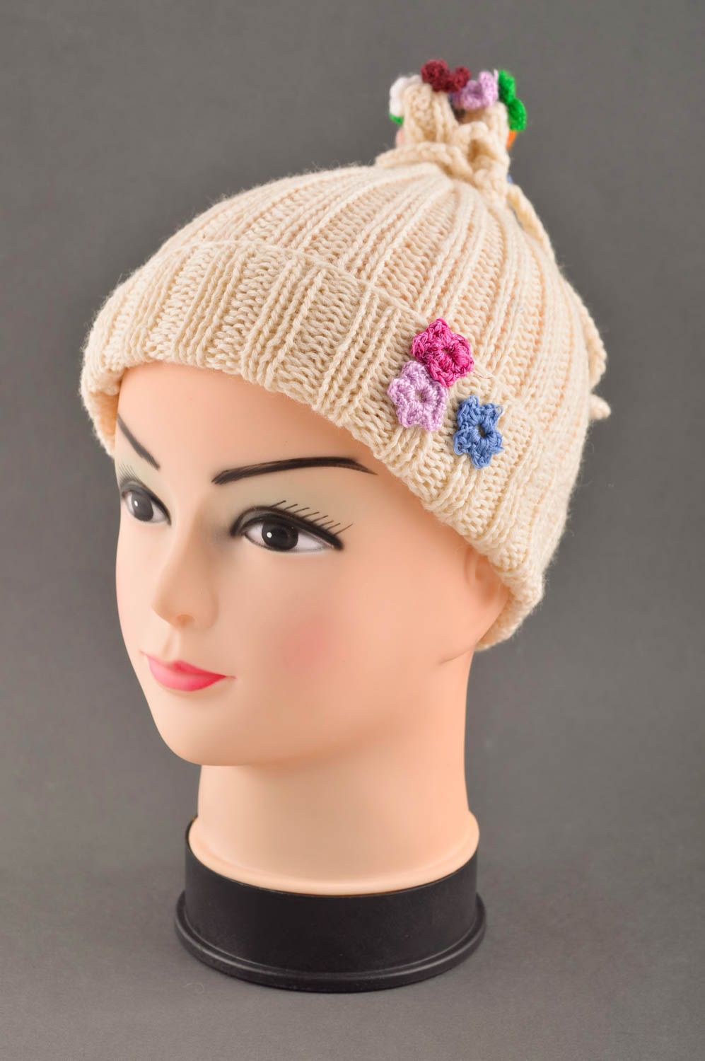 Bonnet tricot fait main Chapeau au crochet Vêtement enfant laine beige hiver photo 1
