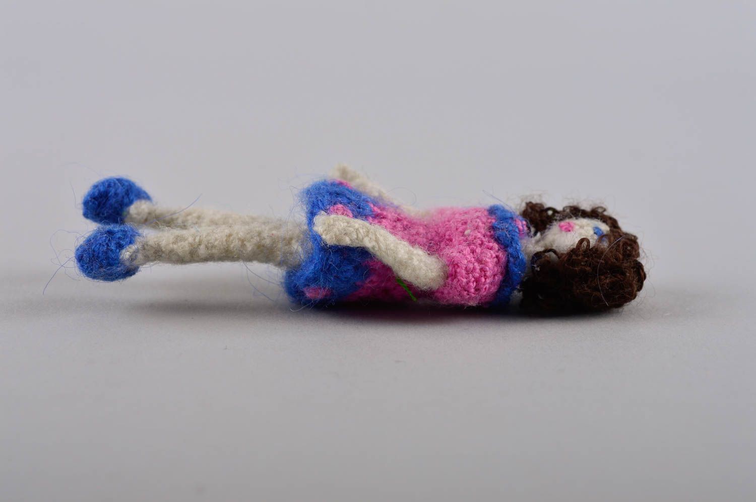 Мягкая игрушка куклы ручной работы кукла крючком интерьерная Девочка в платье фото 5