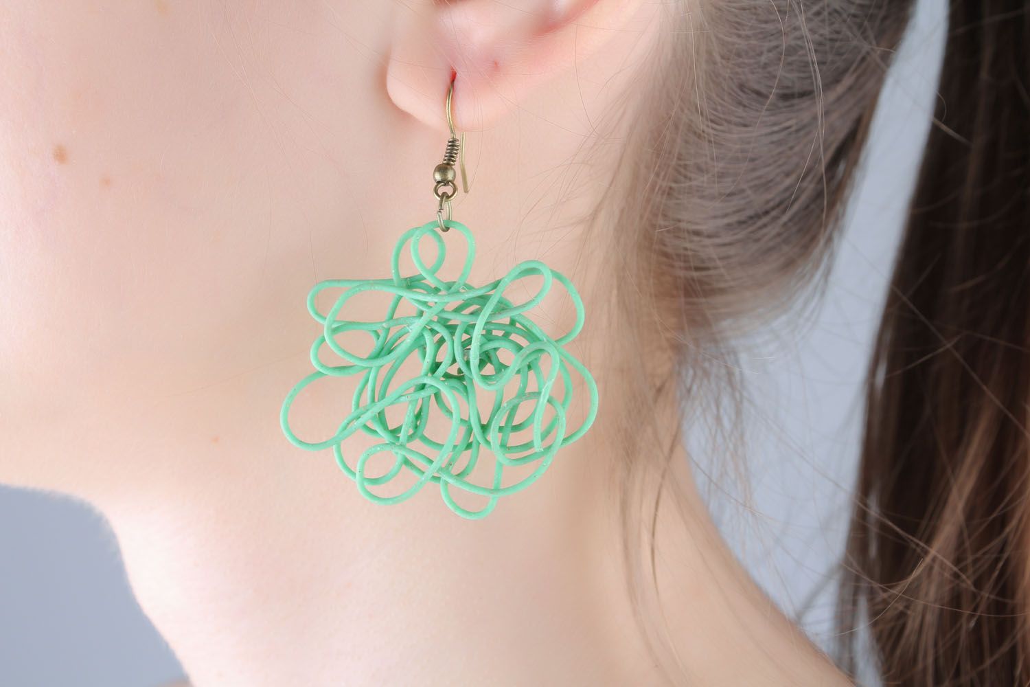Women's earrings of green color photo 5