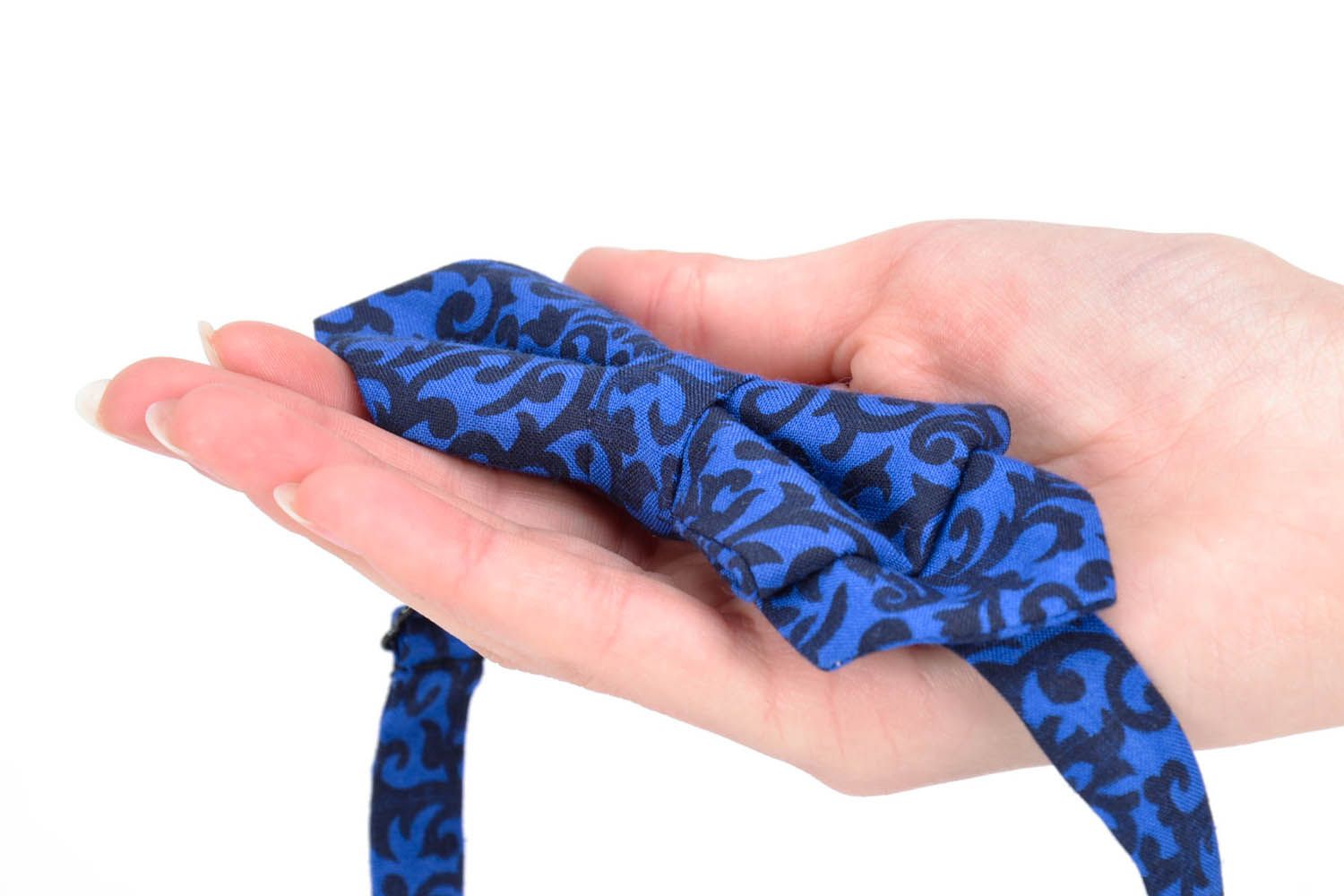 Bow tie with blue patterns photo 4