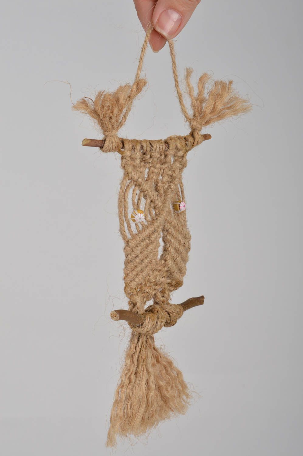 Плетеное панно из бечевки в технике макраме ручной работы Сова на петельке фото 5
