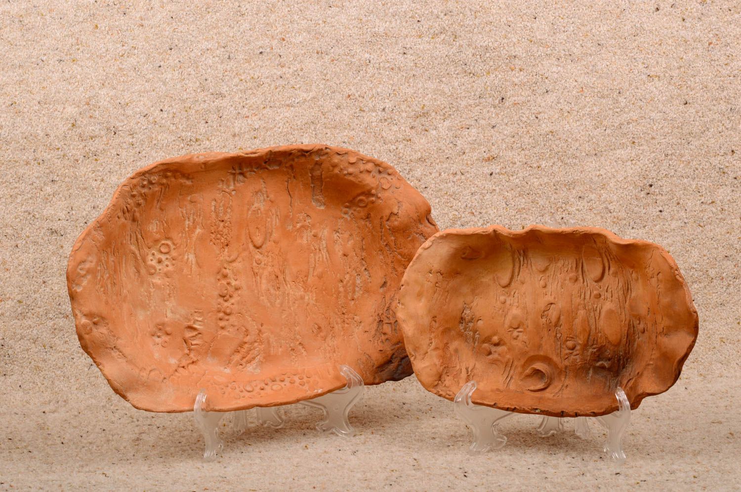 Ensemble d'assiettes ovales en argile faites main marron clair 2 pièces photo 1