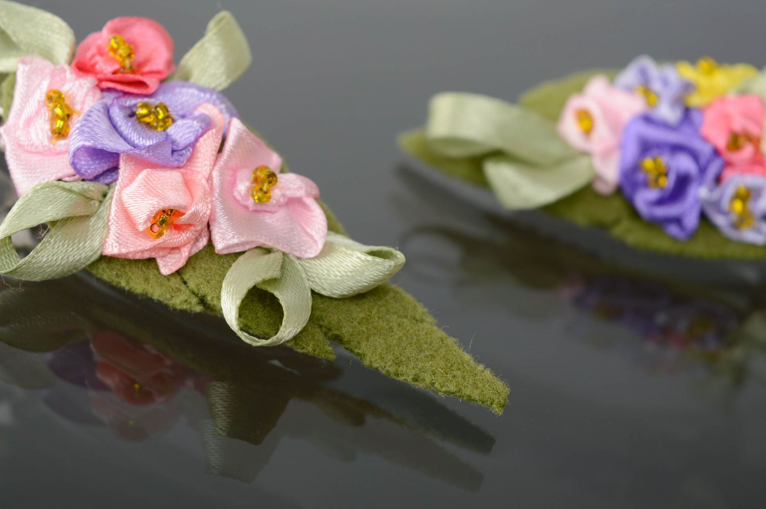 Designer hair clip with satin flowers photo 4