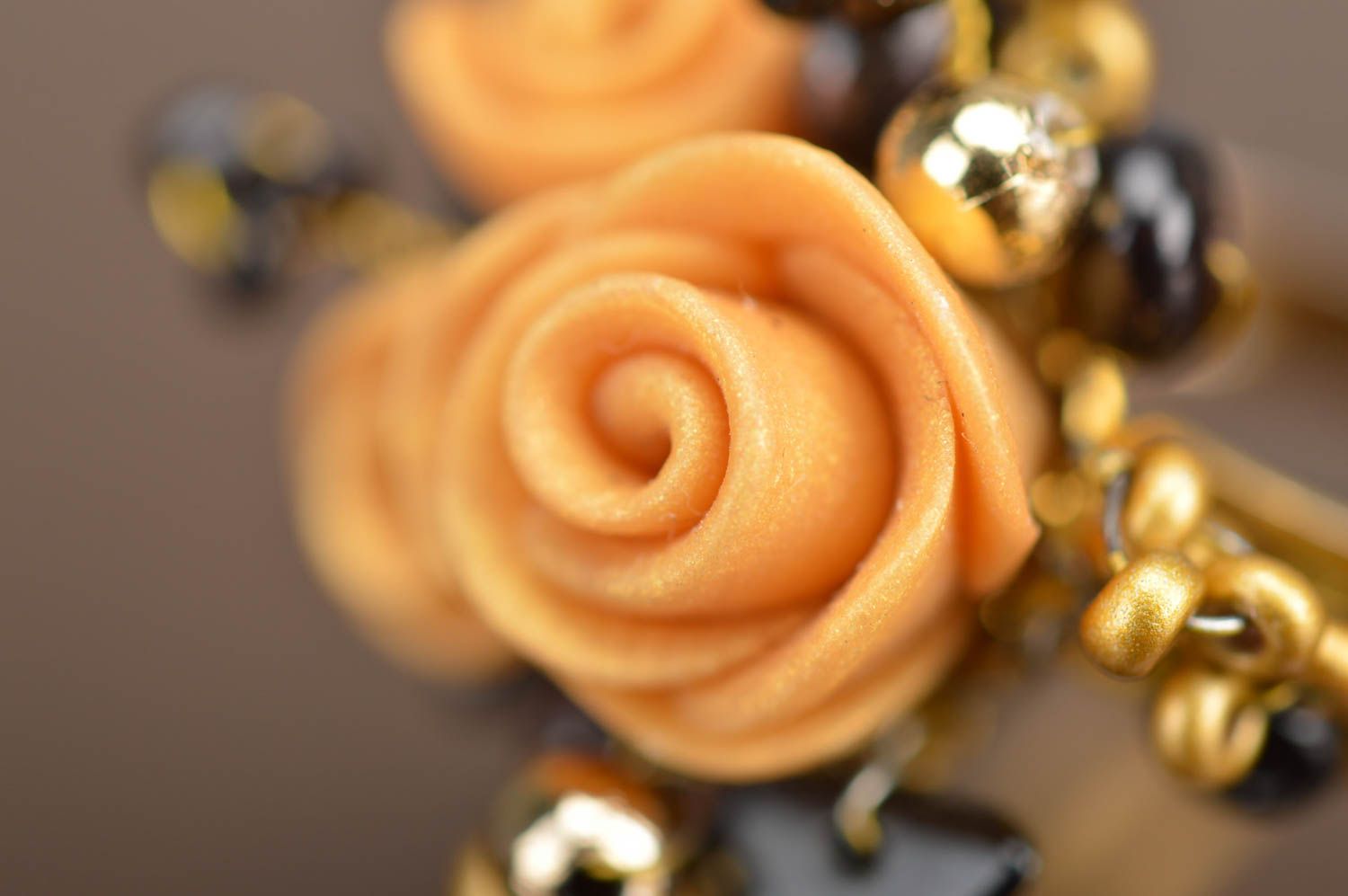 Кольцо из полимерной глины ручной работы красивое с цветами женское винтажное фото 3