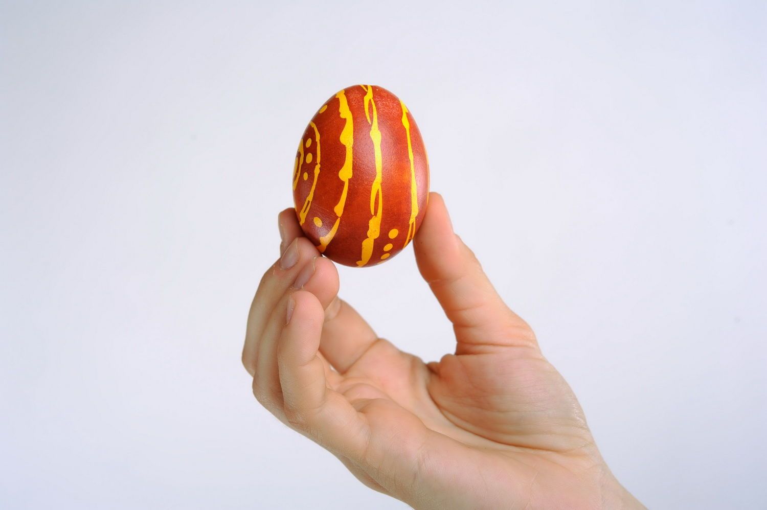 Ovo de Páscoa pintado a mão foto 3
