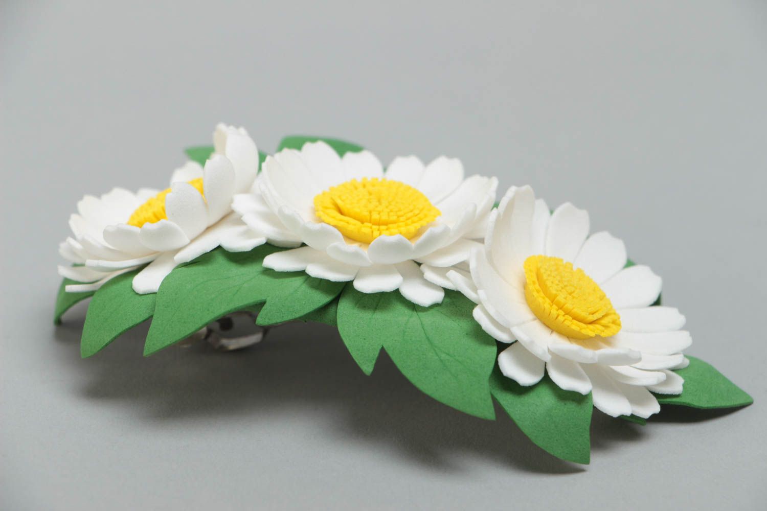 Handmade decorative hair clip with foamiran chamomile flowers and metal fastener photo 3