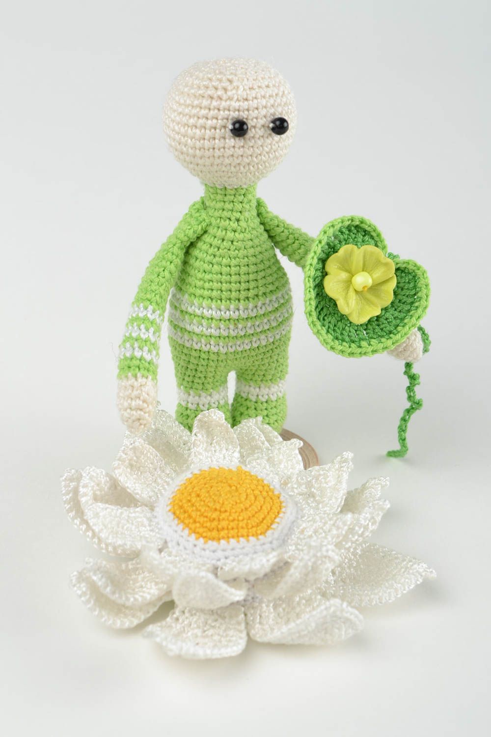 Poupée tricotée Jouet fait main fil de coton au crochet Décoration intérieure photo 3