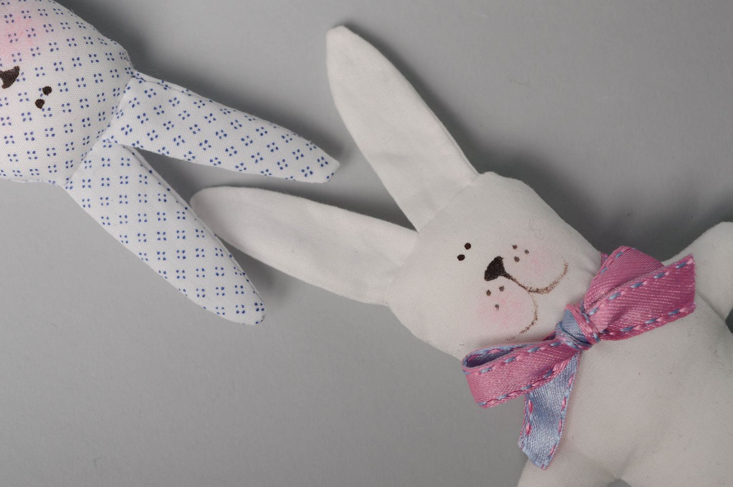 Тканевая мягкая игрушка ручной работы Белый кролик фото 2