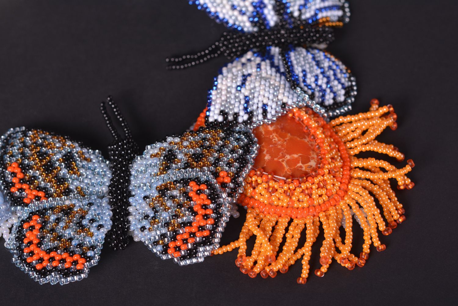 Колье из бисера украшение ручной работы с варисцитом ожерелье из бисера бабочки фото 3