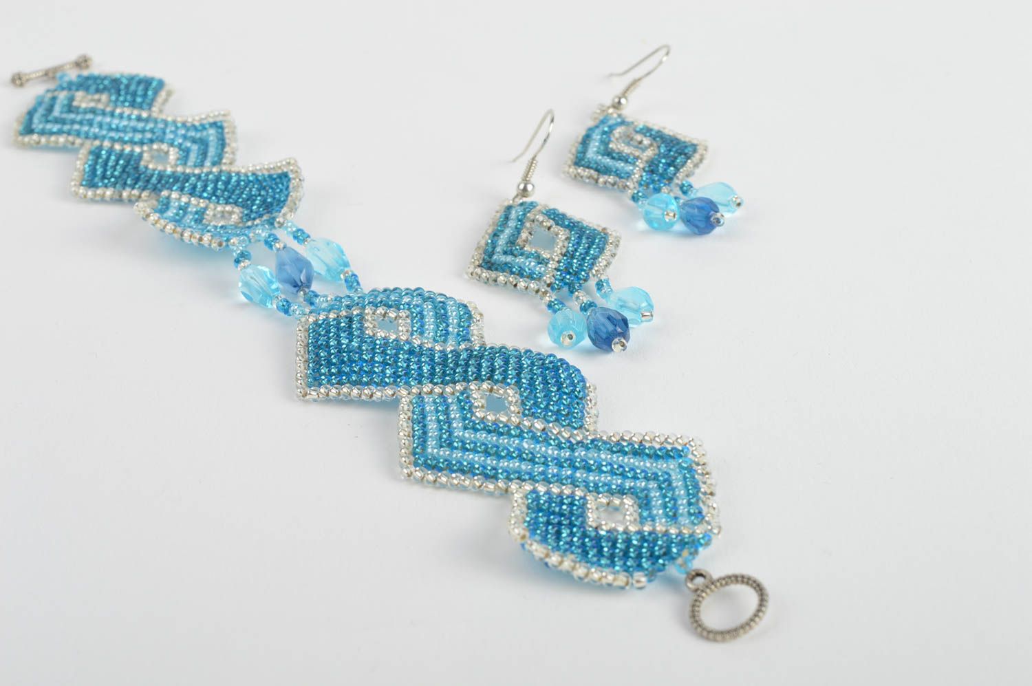 Handmade beaded jewelry set 2 items wrist bracelet and earrings Blue Rhombus photo 3