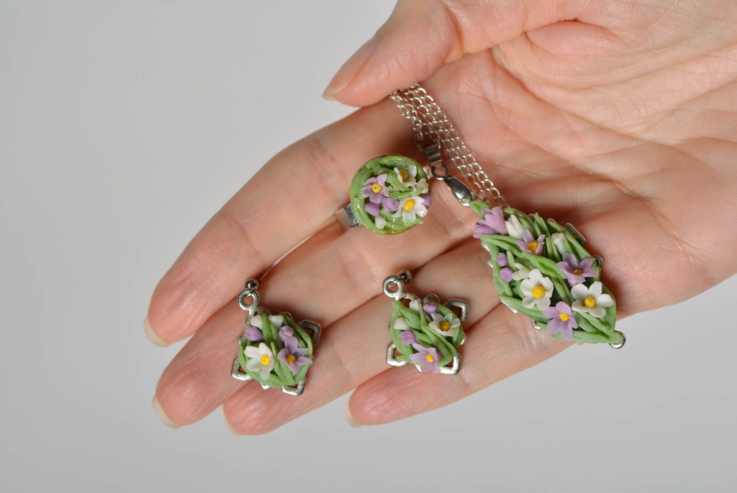 Parure de bijoux en pâte polymère floraux faits main originaux 3 pièces photo 2