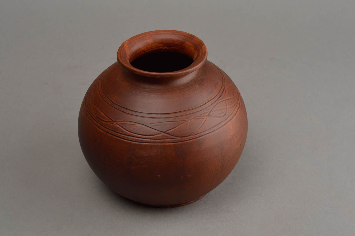 Vase en argile marron avec ornements fait main décoratif de design 60 cl photo 3