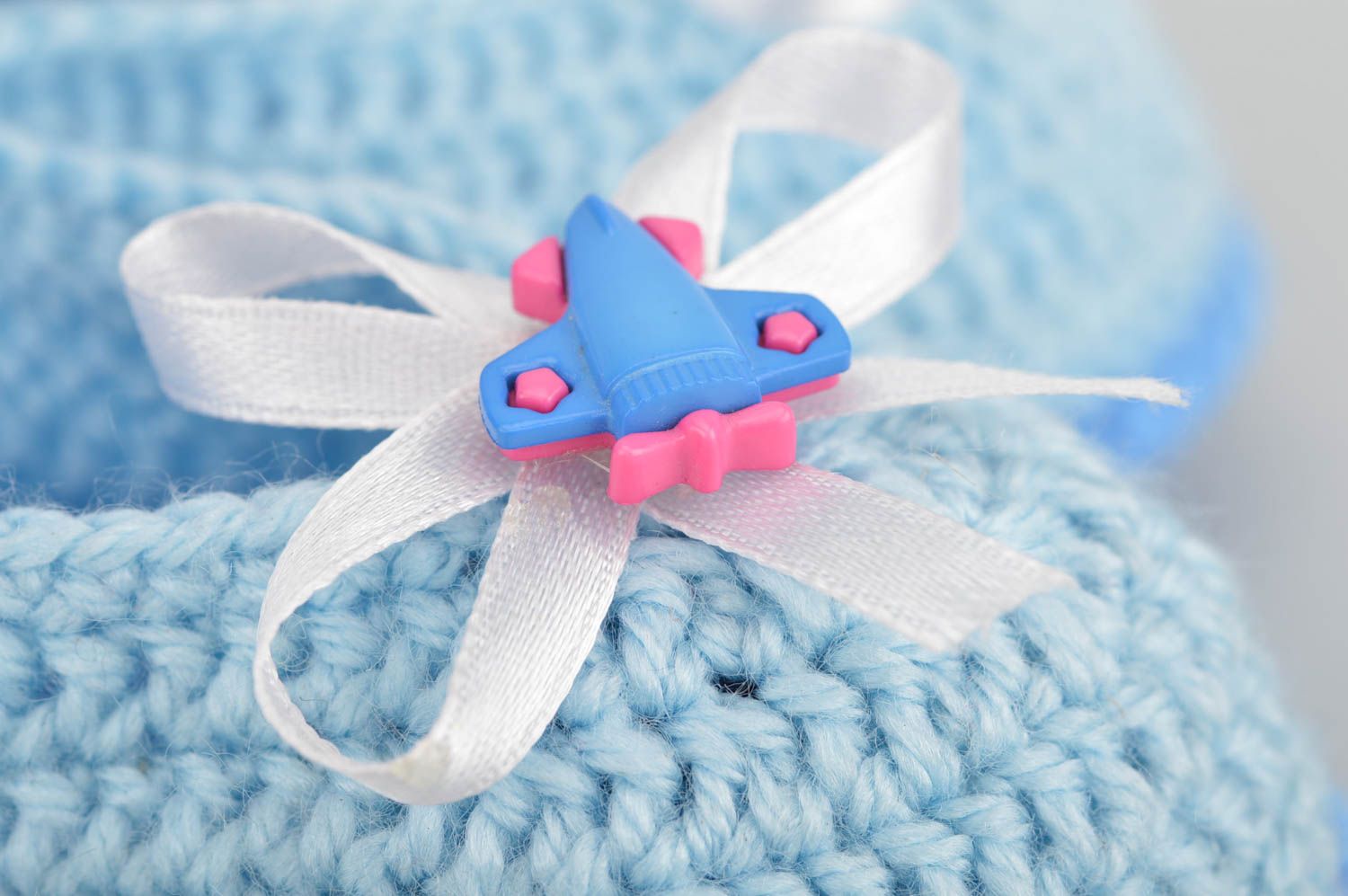 Пинетки для младенцев ручной работы голубые для девочек с бантиками милые фото 4