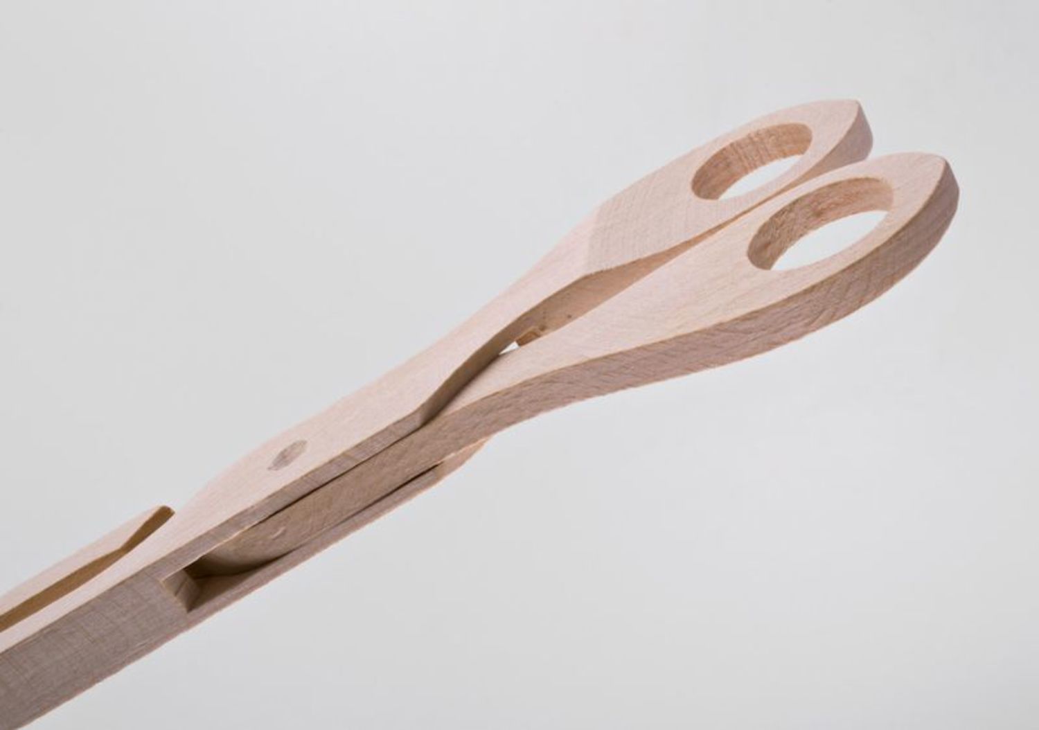 Wooden barbecue tongs photo 4
