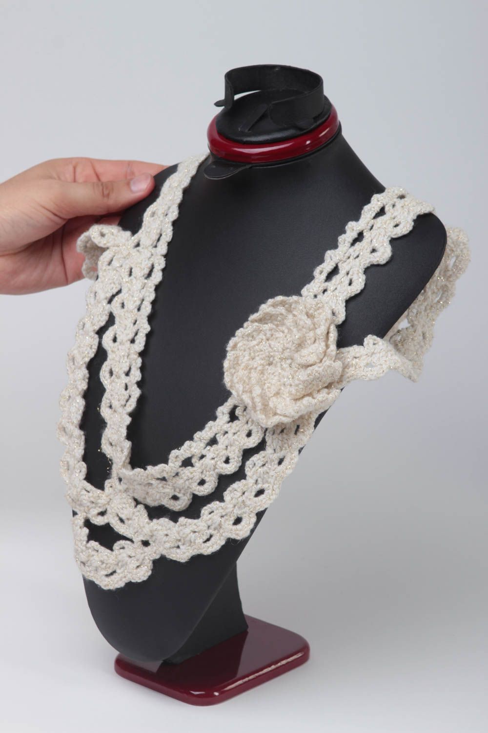 Handmade lange Halskette Häkel Accessoire Collier weiß mehrreihig mit Blume foto 2