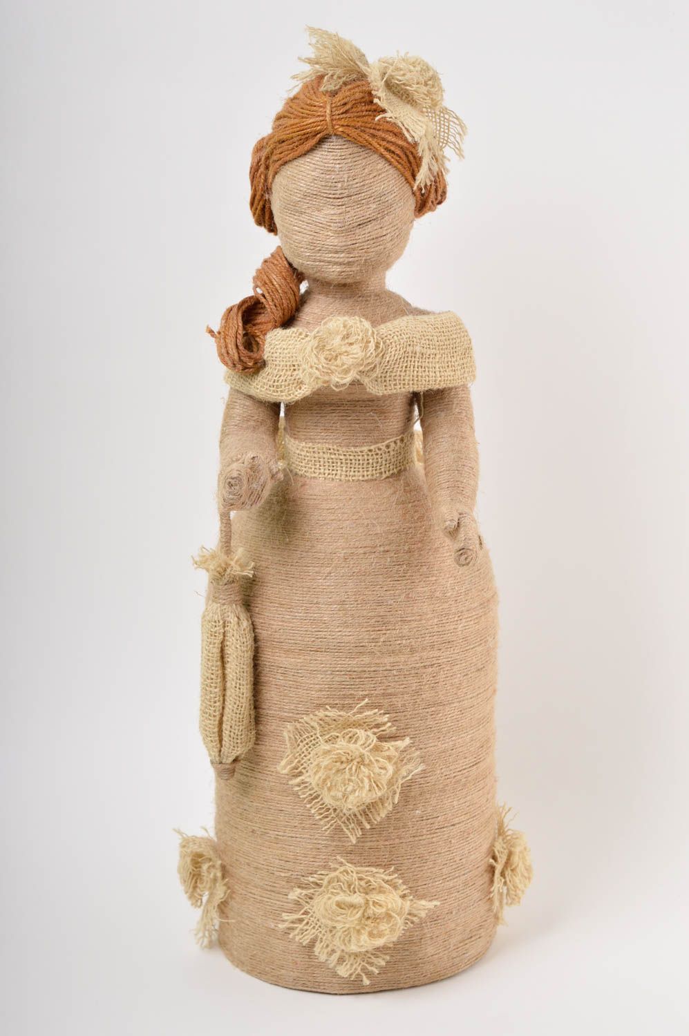 Кукла ручной работы декор для дома кукла из шпагата статуэтка Мадам с зонтиком фото 2