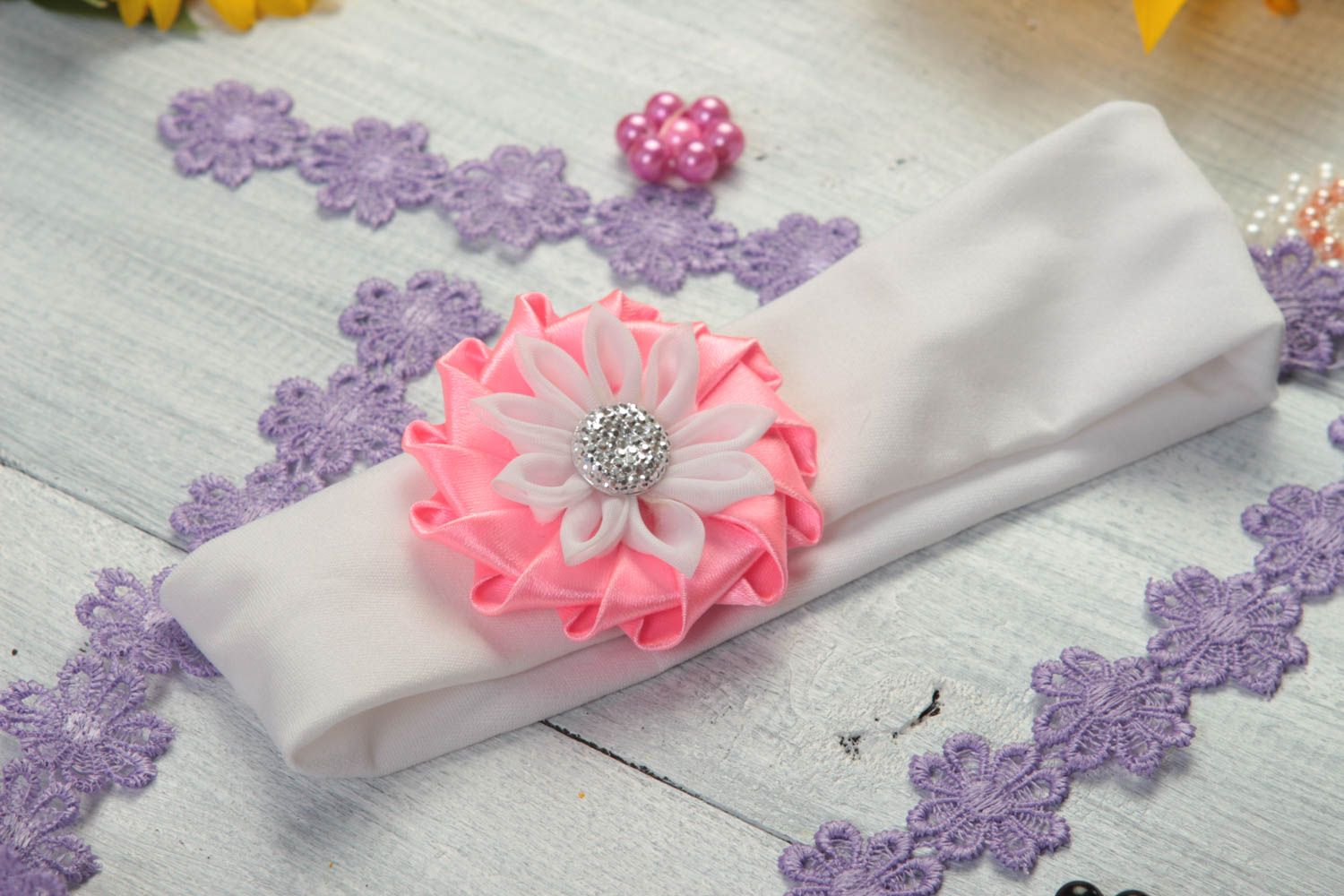 Handmade Haarband mit Blume Mädchen Haarschmuck Accessoire für Haare weiß foto 1