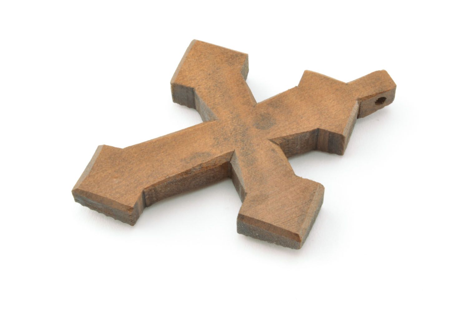 Croix pectorale technique de sculpture sur bois photo 4
