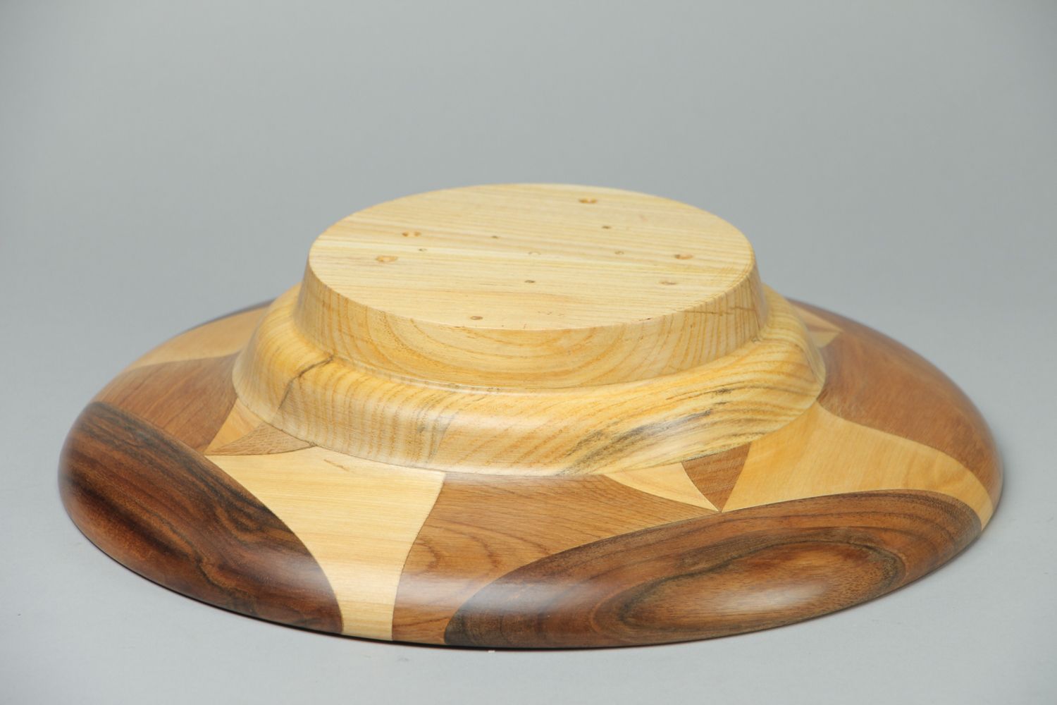 Flat wooden plate for bread and fruit photo 3