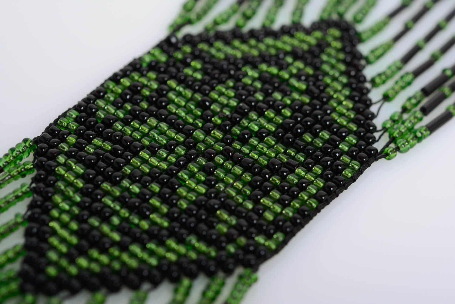 Колье из бисера гердан зеленый с черным длинное необычное ручной работы модное фото 2
