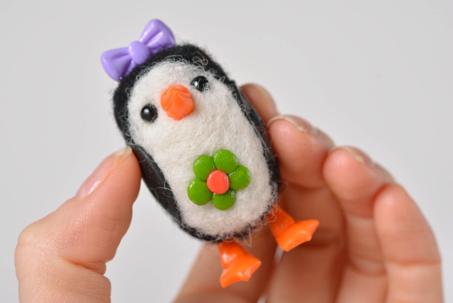 Figurine pingouin faite main Jouet pour enfant laine pâte polymère Cadeau enfant photo 4