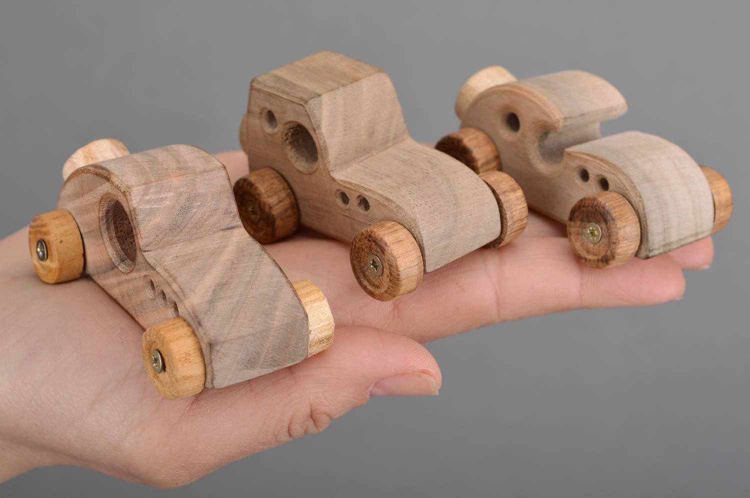 Set of handmade wooden toys 4 pieces children's trailer and 3 small cars photo 2