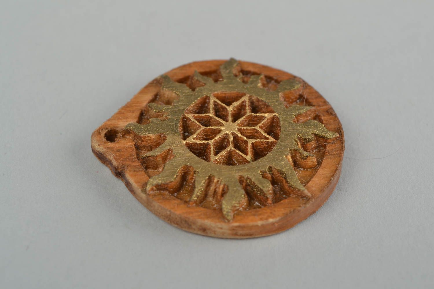 Handmade ash wood eco friendly neck pendant round painted Slavic amulet Alatyr photo 4