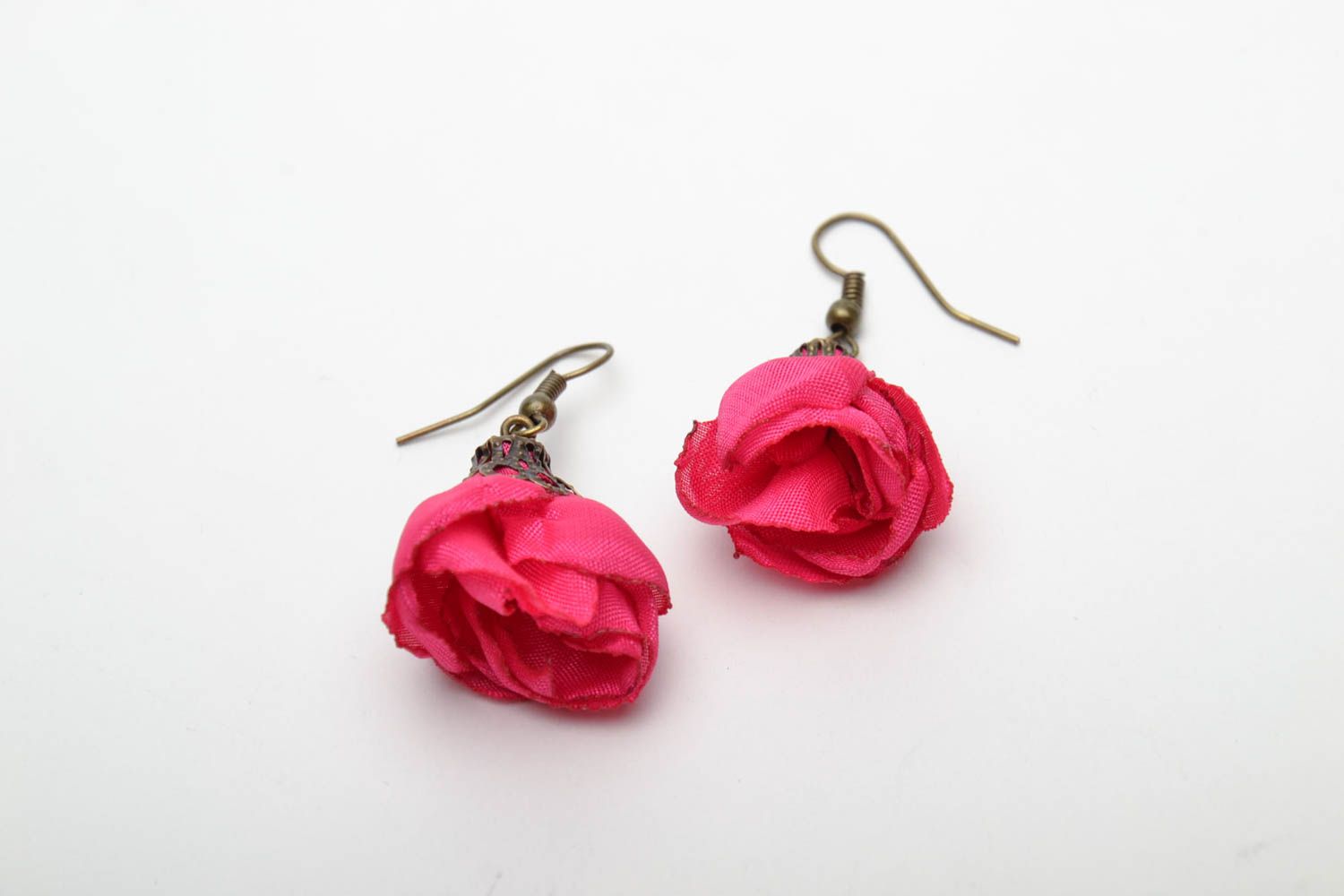 Red floral earrings made of satin ribbons photo 3