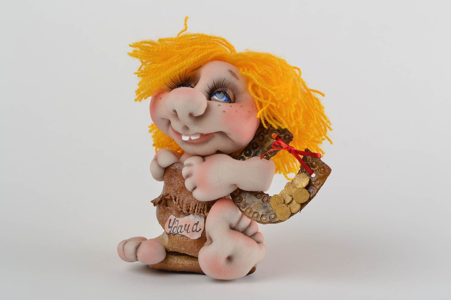 Игрушка кукла из капрона домовой в мешке с подковой небольшая ручная работа фото 1