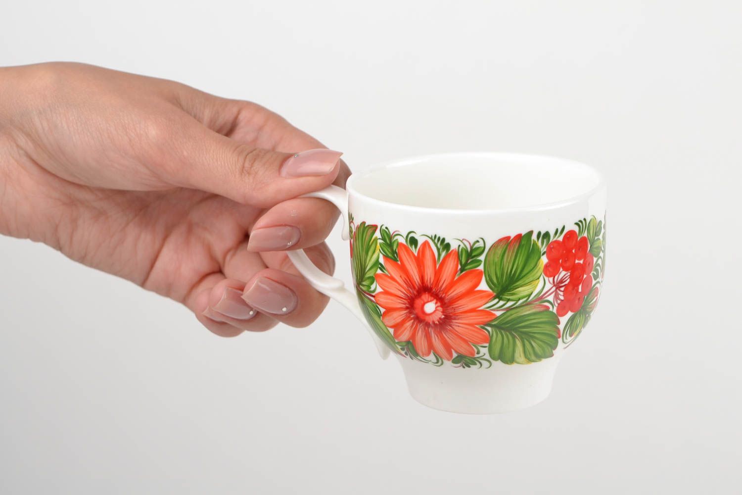 8 oz ceramic porcelain white coffee cup with Russian floral pattern in red and green color photo 2