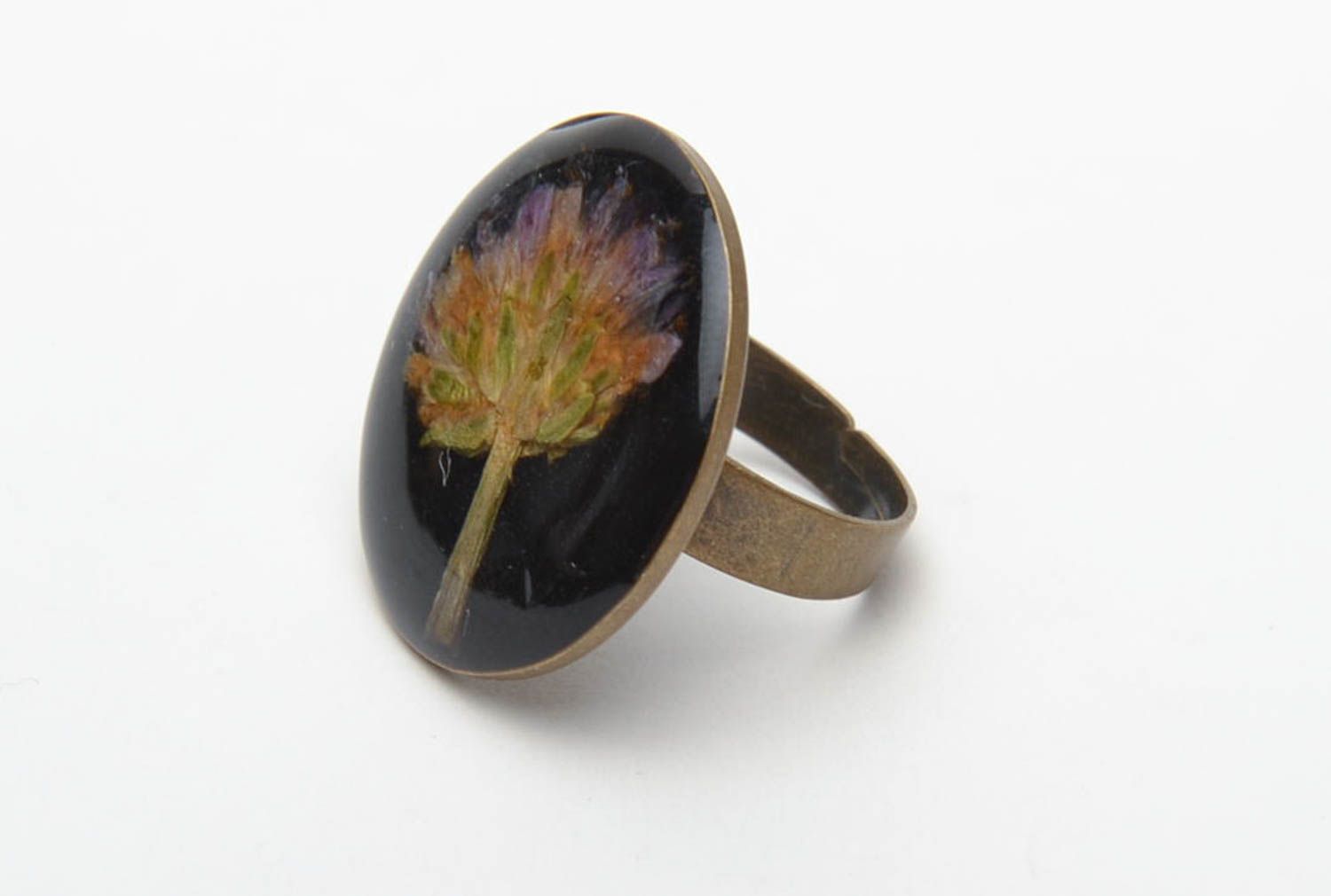 Round ring with natural flower photo 3