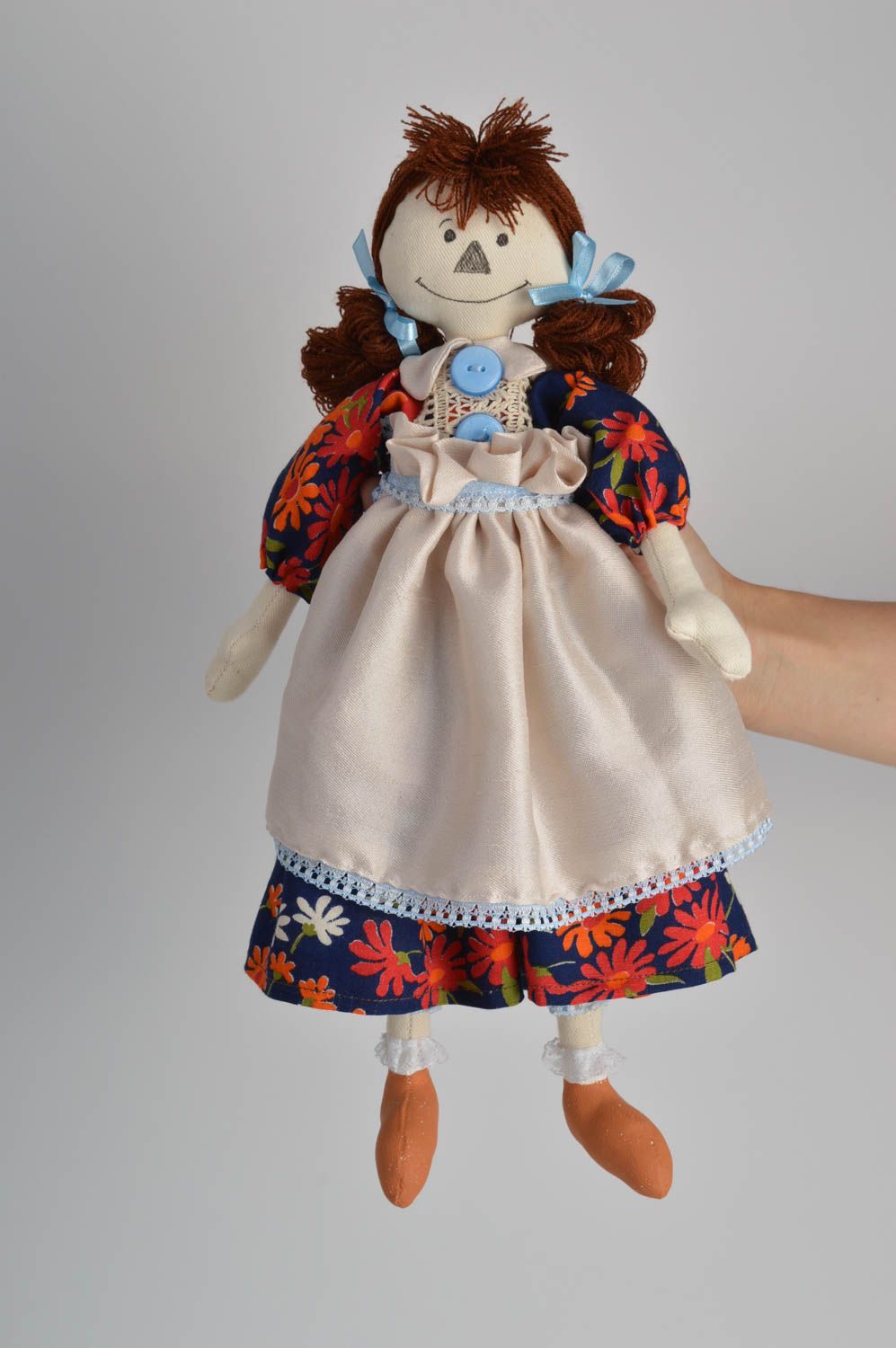 Künstlerische Puppe aus Textil Hausfrau für Mädchen Geschenk handgeschaffen toll foto 5