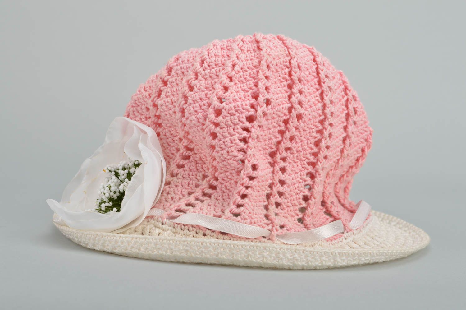 Bonnet tricoté au crochet rose en fils de coton pour enfant fait main avec fleur photo 5