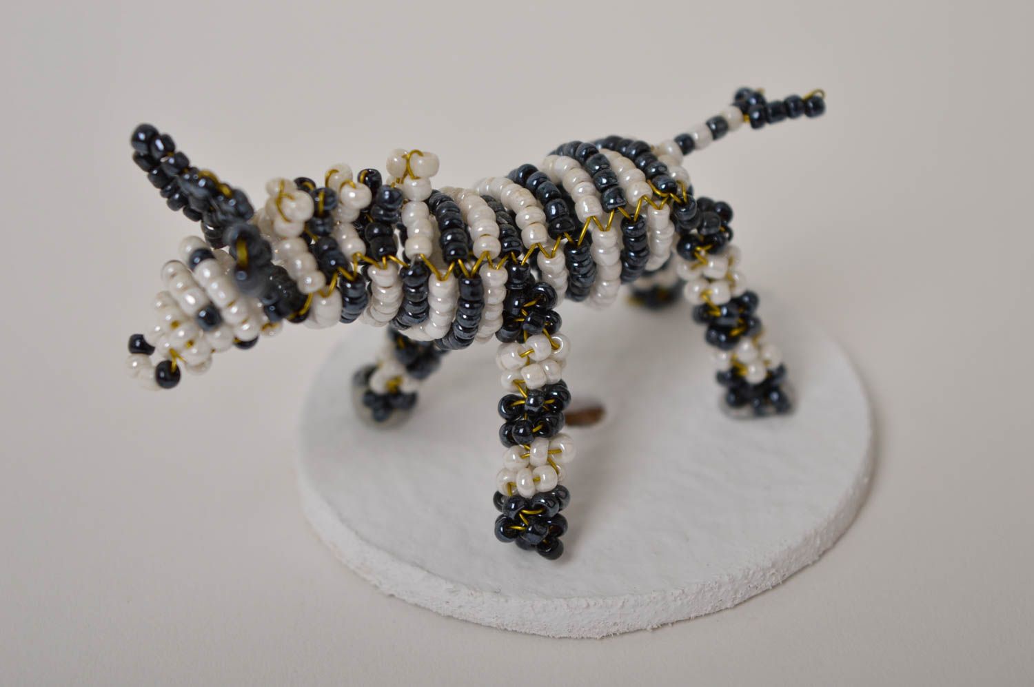 Glasperlen Tier handgefertigt Tischdeko Idee Miniatur Figur geflochten foto 5