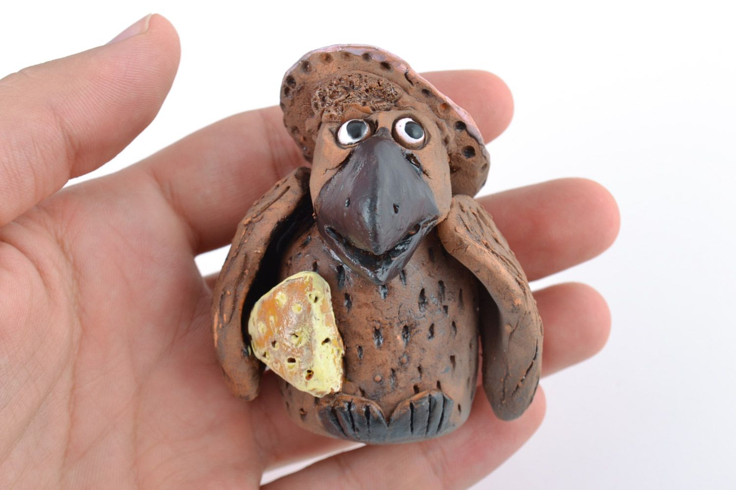 Künstlerische kleine schöne lustige tolle Krähe Deko Figurine aus Ton handmade foto 2