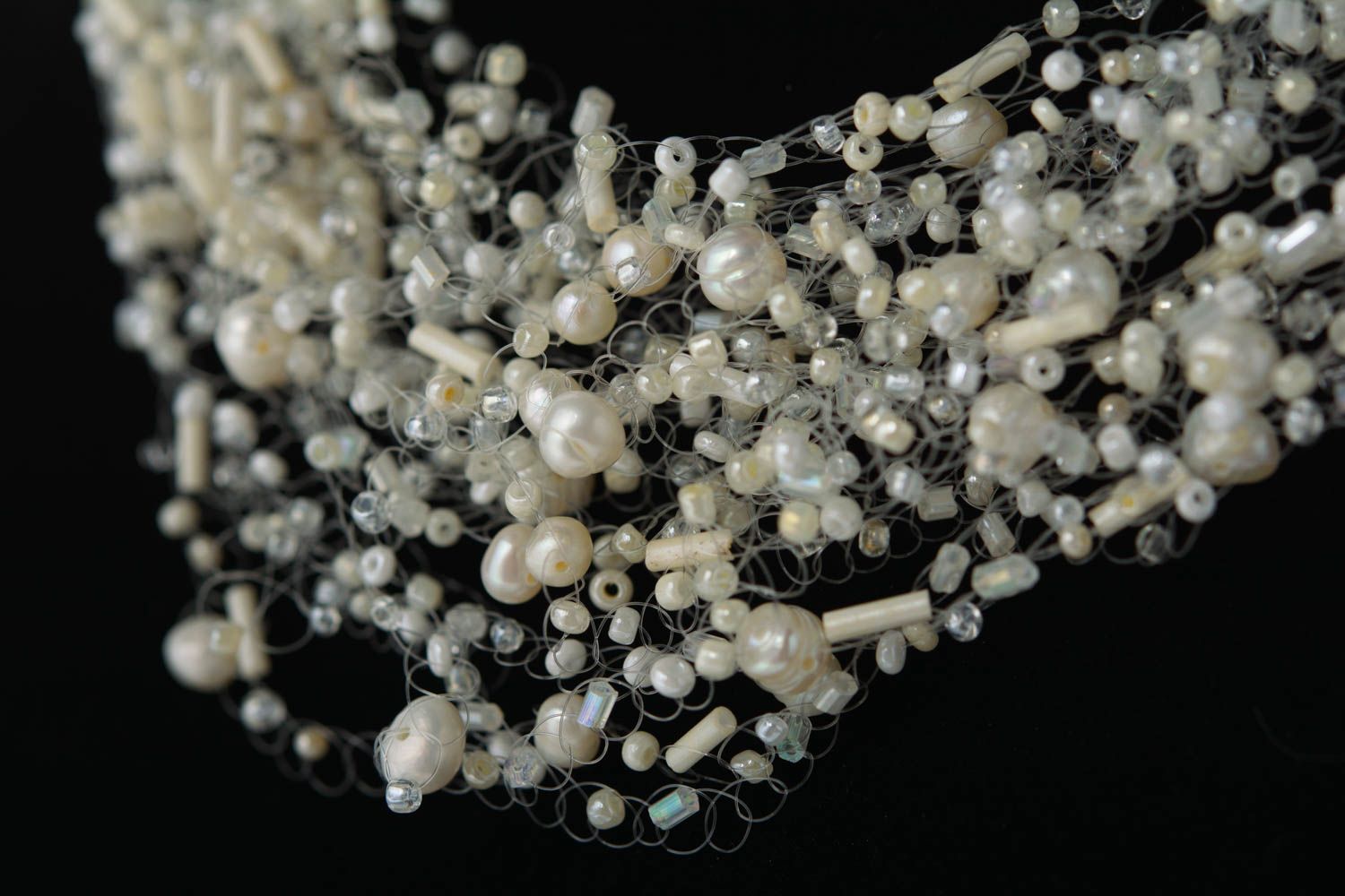Collier en perles de rocaille blanc multicouche original fait main photo 4