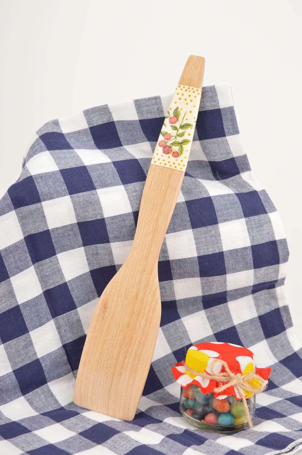 Espátula de cocina hecha a mano utensilio de madera decoración de cocina 
 foto 1