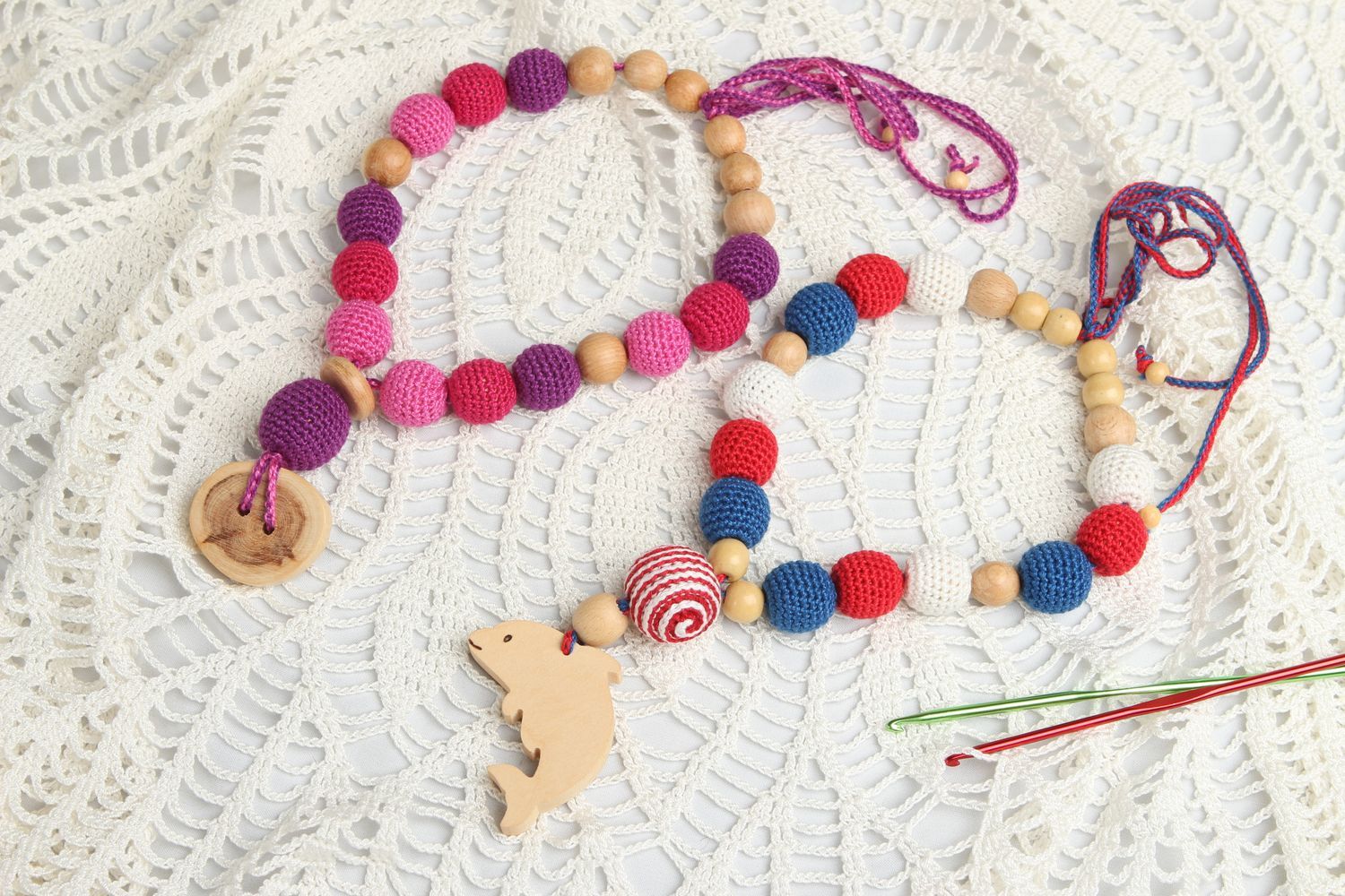 Handmade crochet breastfeeding necklace wooden teething necklace gifts for her photo 1