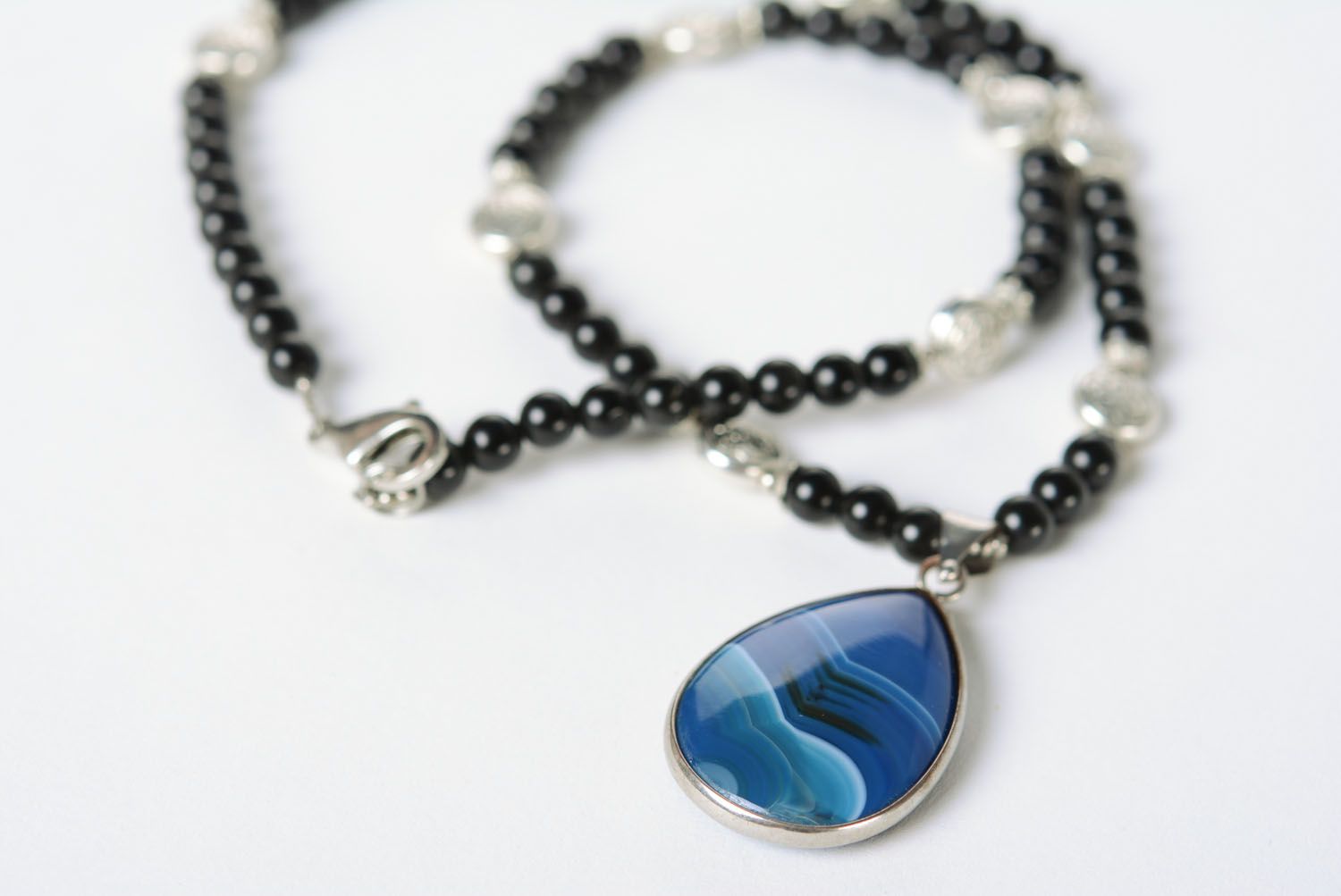 Designer necklace made of agate photo 3
