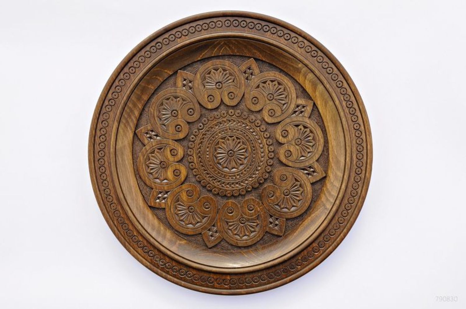 Carved decorative plate photo 1