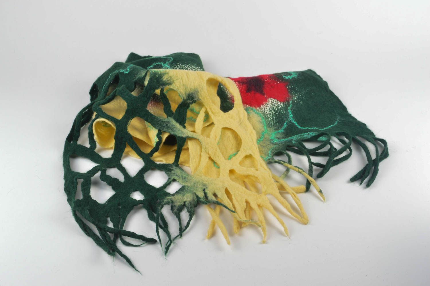 Женский шарф ручной работы шарф из шерсти яркий разноцветный валяный шарф фото 1