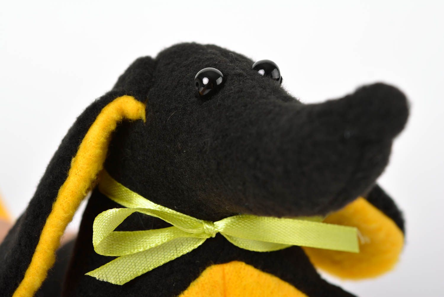 Peluche chien Jouet fait main petit noir-jaune teckel mignon Cadeau pour enfant photo 2