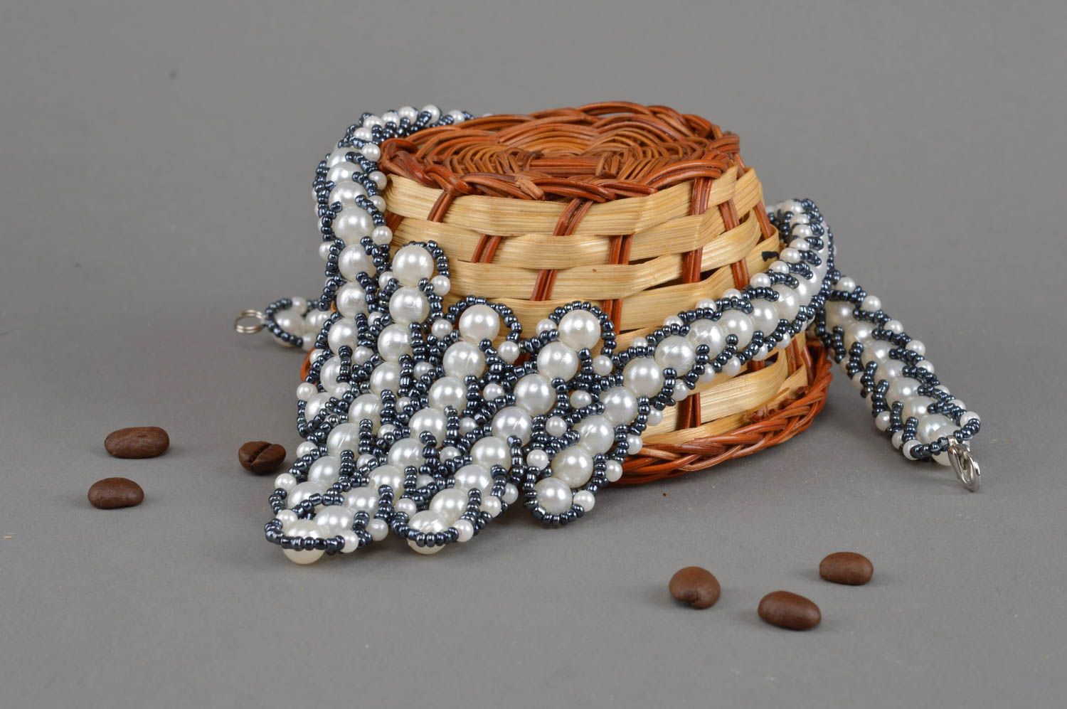 Schönes handgemachtes Collier aus Glasperlen und Perlen Geschenk für echte Dame foto 1