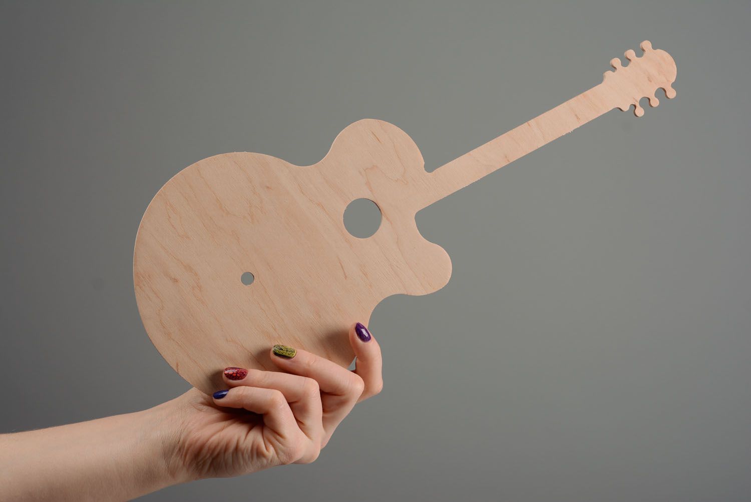 Ébauche pour horloge en bois brut à décorer en forme de guitare fait main photo 3